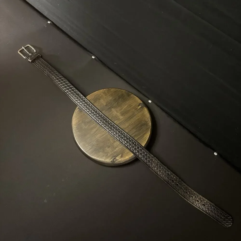 Unbranded this leather